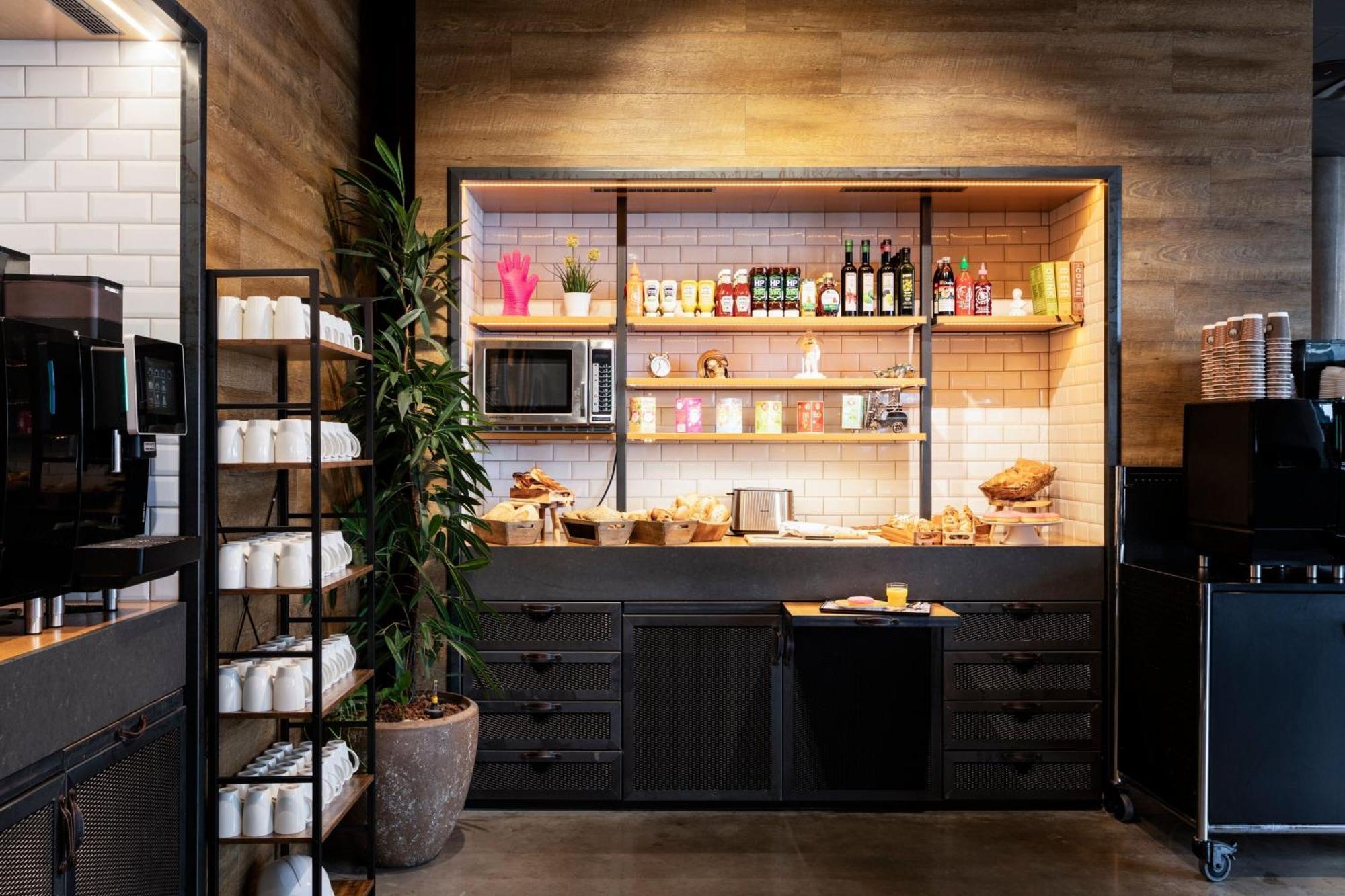 Hotel Moxy 4*
