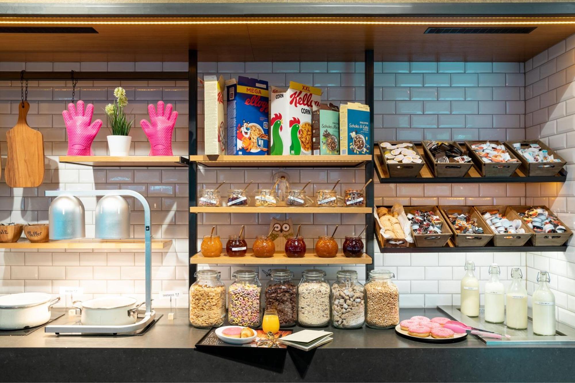 Hotel Moxy 4*